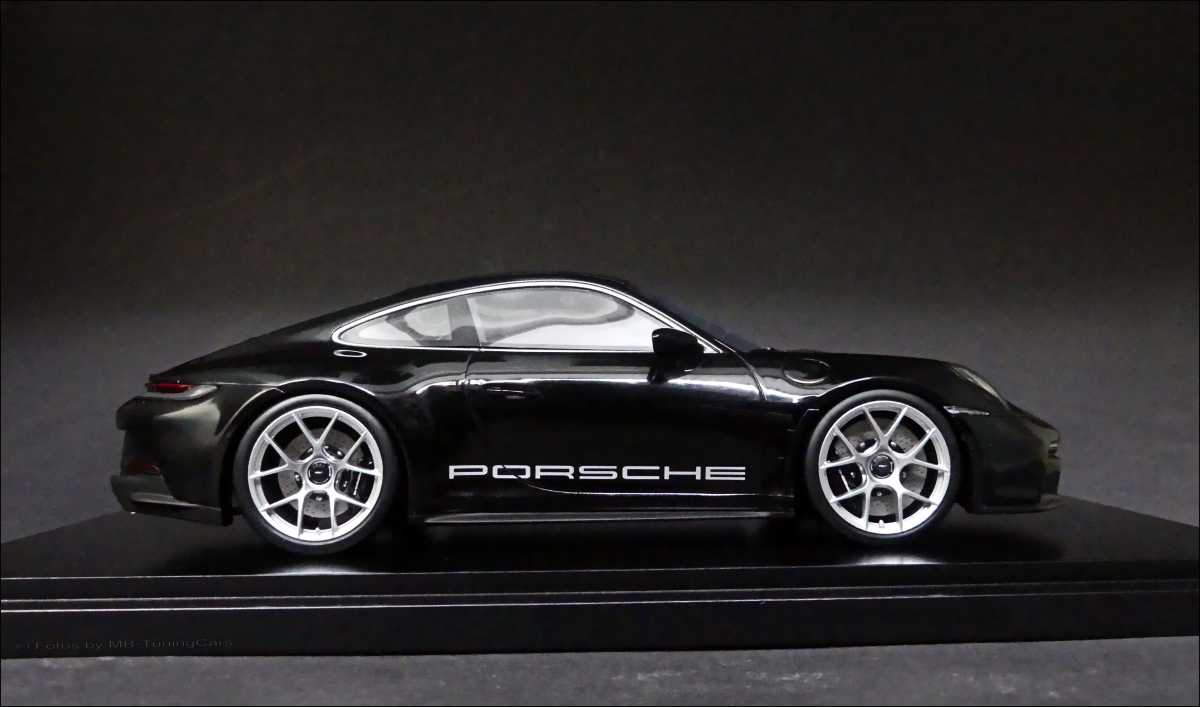 1:18 Porsche 911 992 S/T BlackEdition 911/ Spark inkl OVP Vitrine